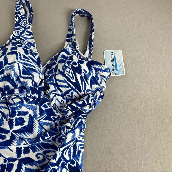 Lauren Ralph Lauren Bias Tribal Ikat Slimming Twisted One Piece - Picture 10 of 13